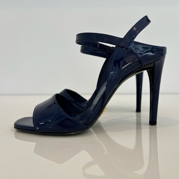 PRADA BLUE PATENT LEATHER SANDALS SIZE IT 37.5 / US 7.5 - Picture 3 of 17